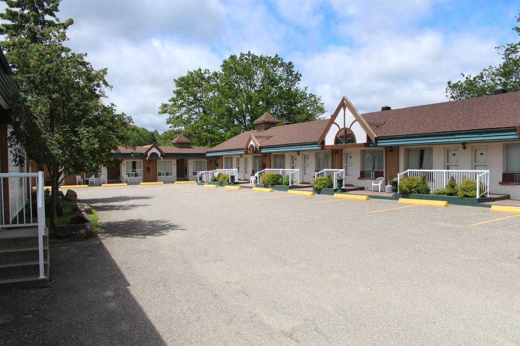 Sword Inn Bancroft Exteriör bild