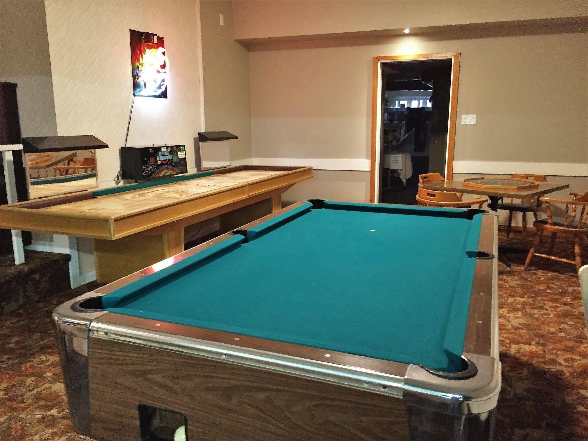 Sword Inn Bancroft Exteriör bild
