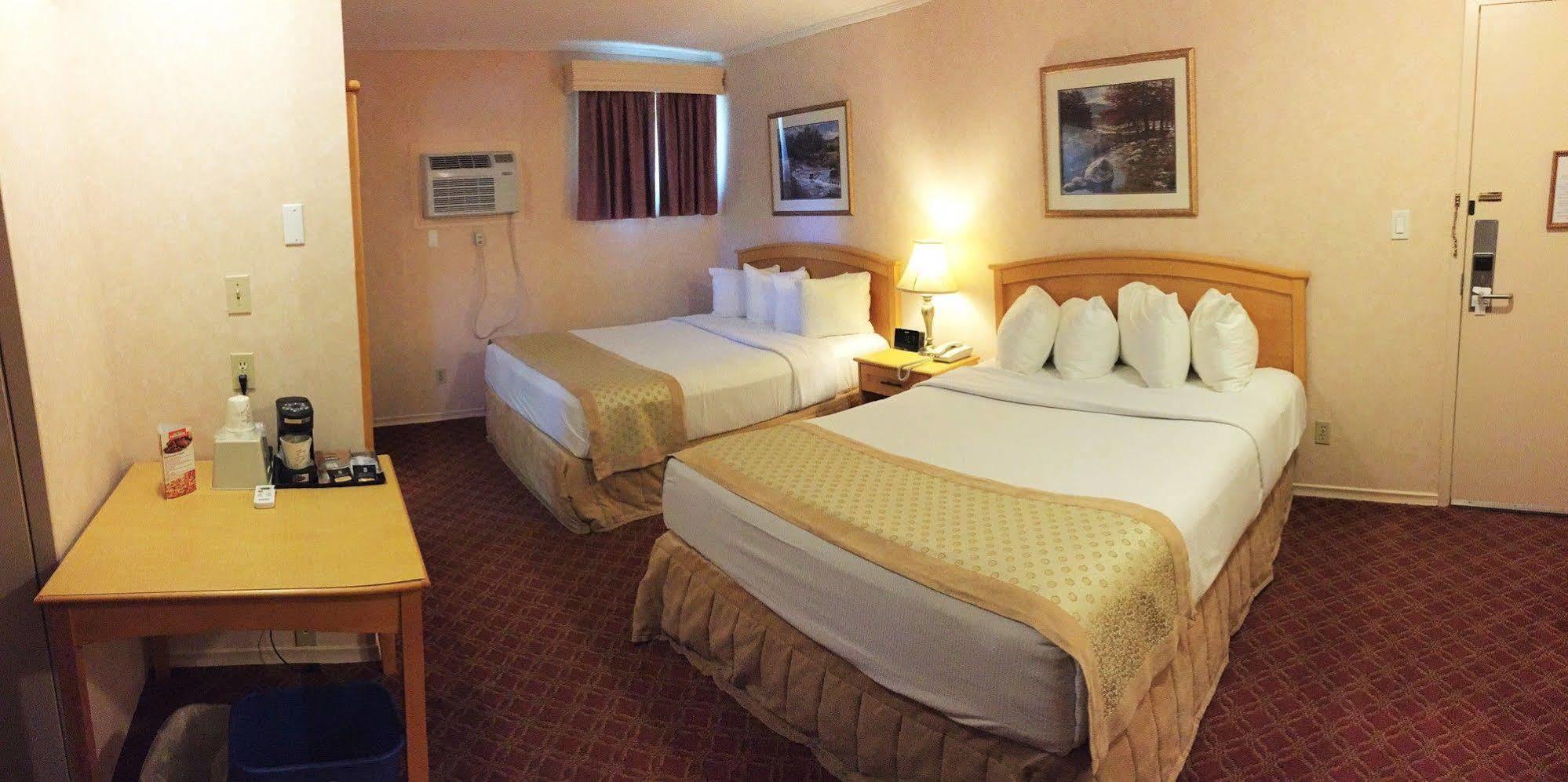 Sword Inn Bancroft Exteriör bild