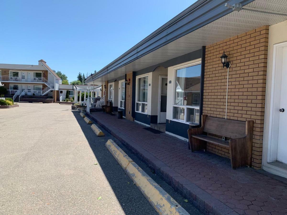 Sword Inn Bancroft Exteriör bild